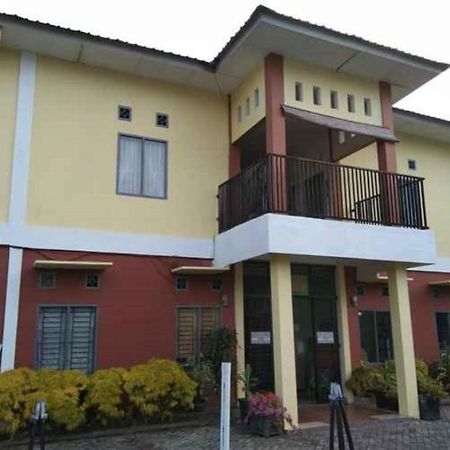 เปงีนาปัน ชาเรียะฮ์ Hotel Parit  ภายนอก รูปภาพ