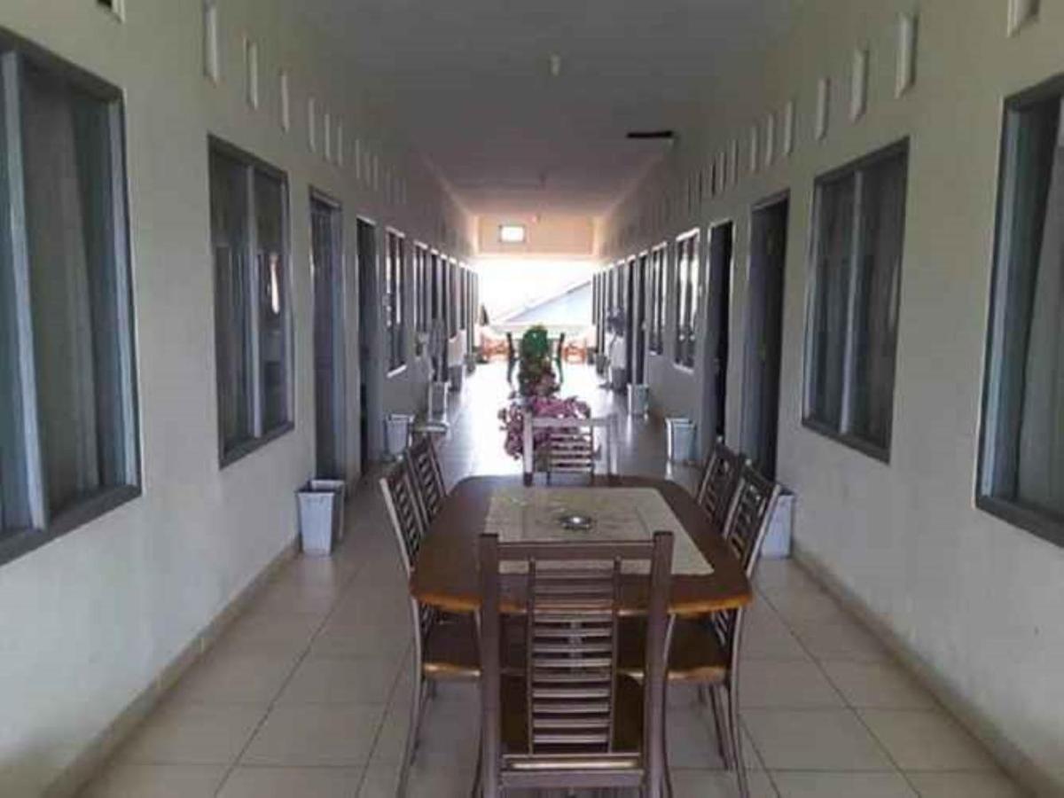 เปงีนาปัน ชาเรียะฮ์ Hotel Parit  ภายนอก รูปภาพ