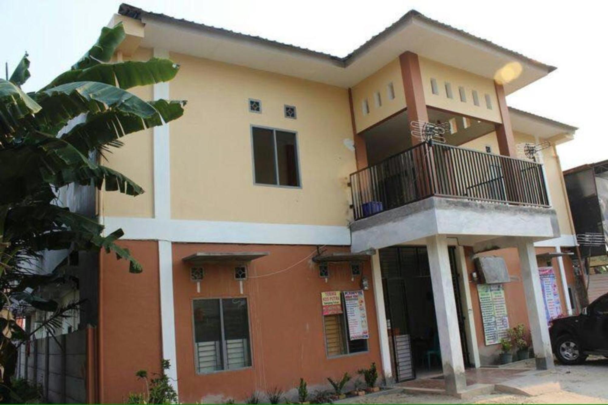 เปงีนาปัน ชาเรียะฮ์ Hotel Parit  ภายนอก รูปภาพ